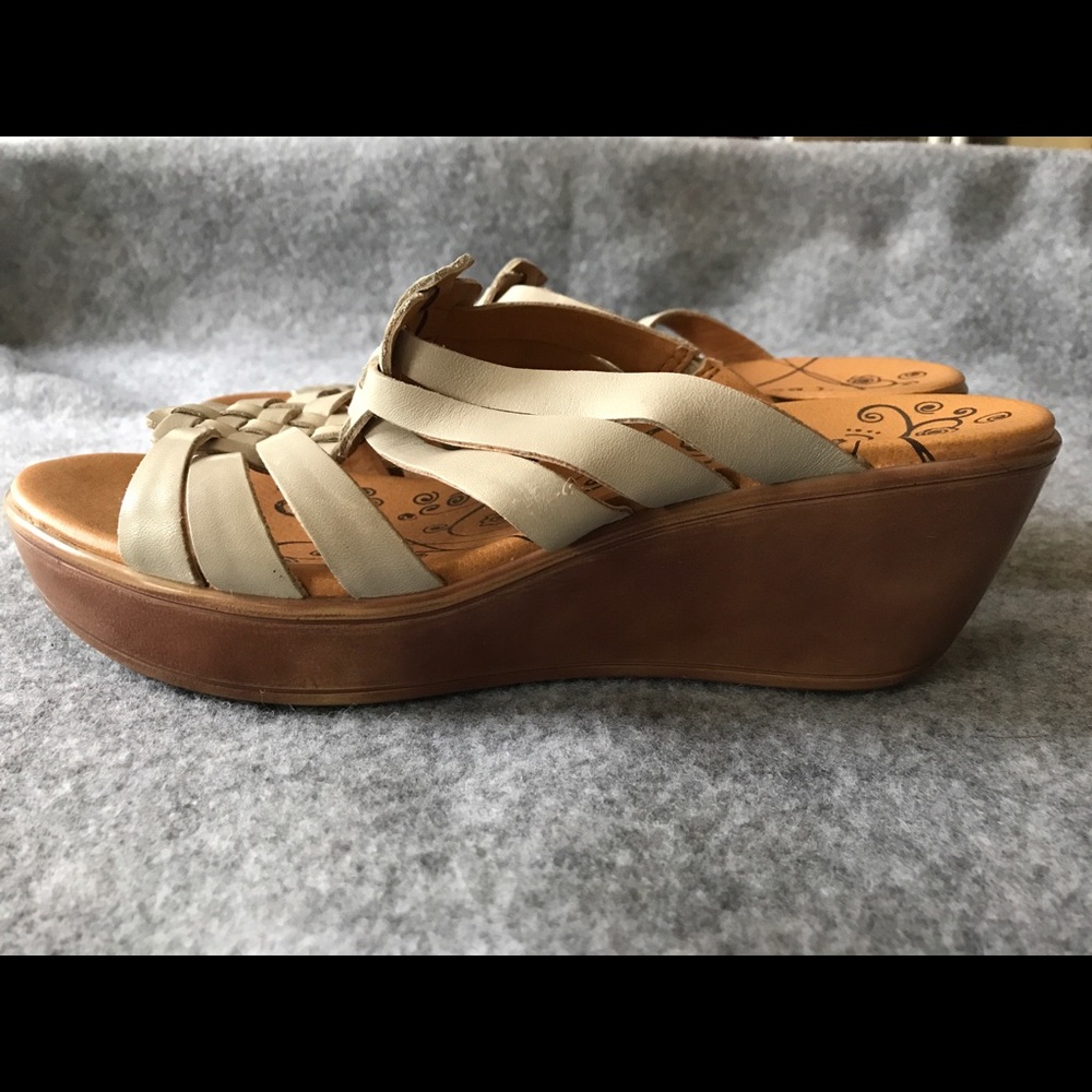 Bare Traps Sandals
